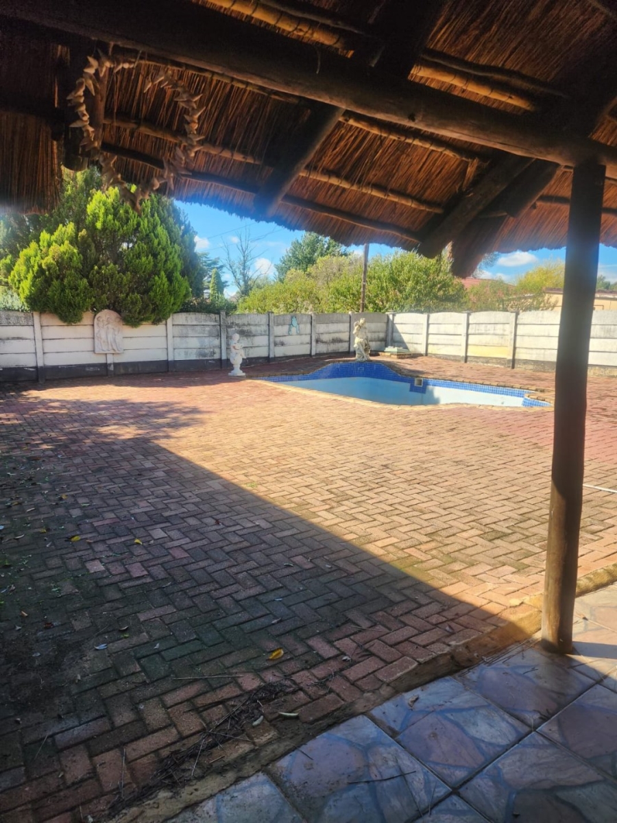 5 Bedroom Property for Sale in Meiringspark North West